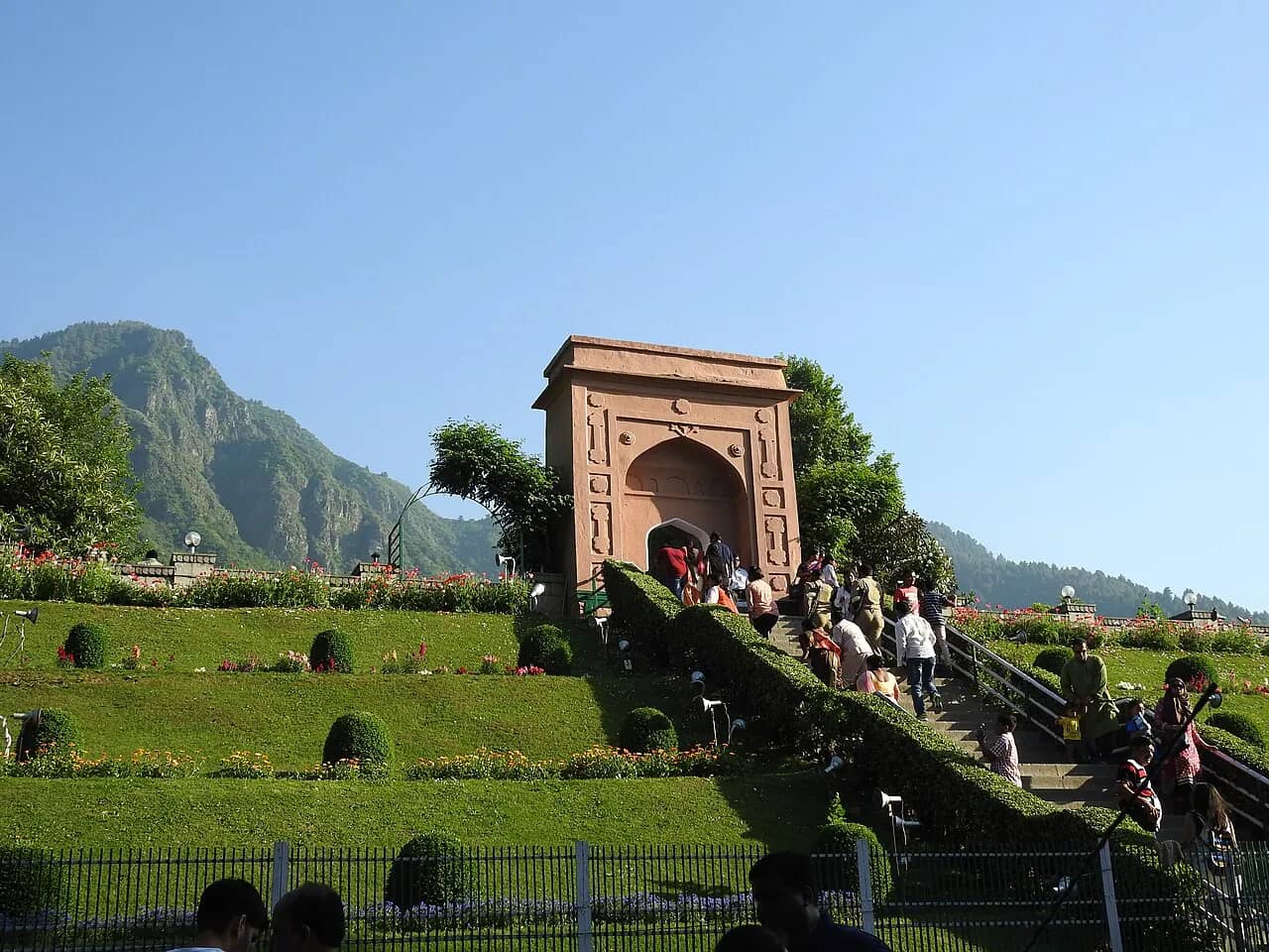 Chashme Shahi, Srinagar