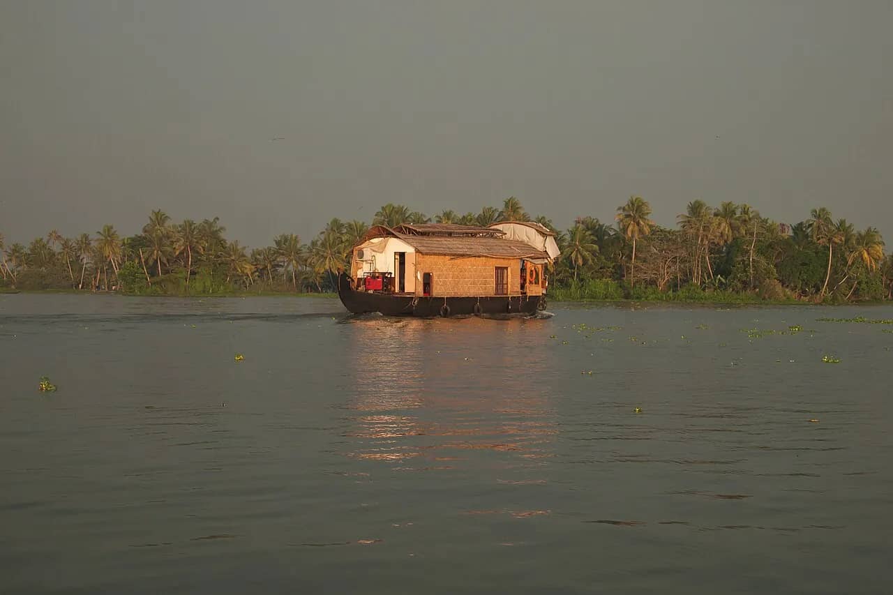 Vembanad Lake houseboat cruise, Alleppey (Alappuzha)